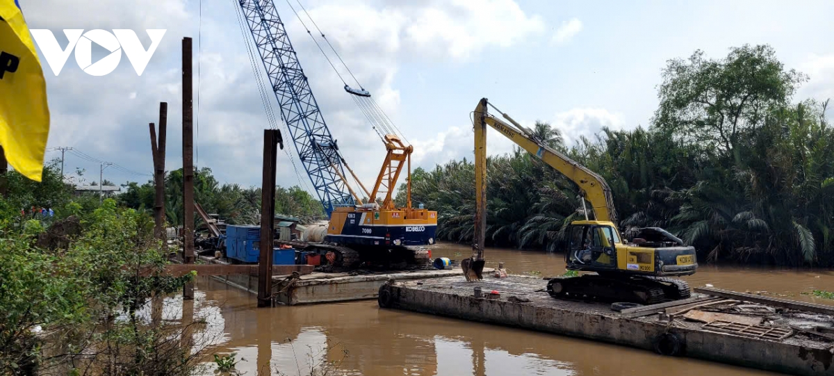 Khởi công công trình giao thông chào mừng đại hội Đảng bộ Đồng Tháp